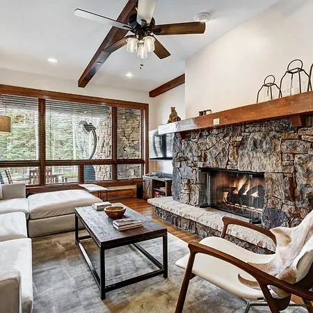 Ski-In Ski-Out 2 Bedroom Condo, Heart Of Bachelor Gulch Condo